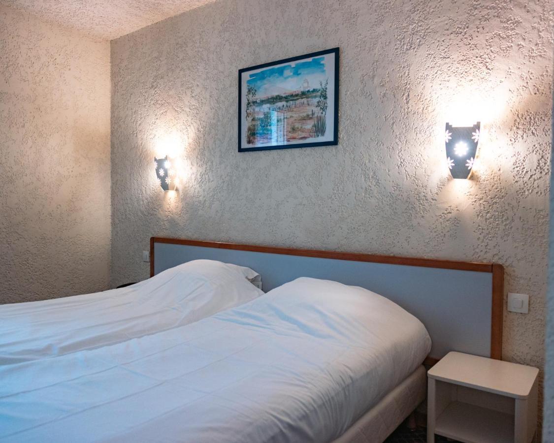 Logis Heraclee Saint-Gilles  Εξωτερικό φωτογραφία